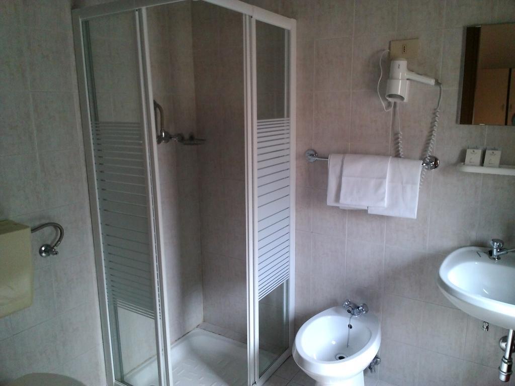 Hotel Brioni ตรีเอสเต ภายนอก รูปภาพ